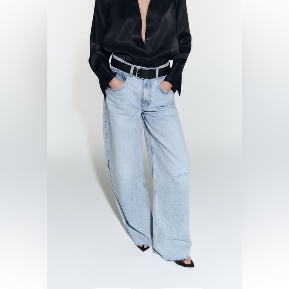 Zara ZW MID-RISE WIDE LEG BALLOON JEANS. Light Blue. Size US 2. new with Tags. - Picture 4 of 10